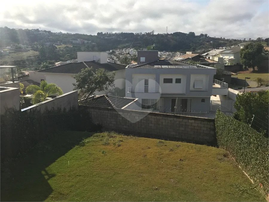 Casa assobradada à venda no Jardim Panorama – Vinhedo/SP