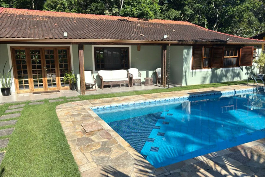 Casa à venda com 3 quartos, sendo 2 suítes,  em Boracéia, São Sebastião, SP
