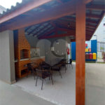 Apartamento no Condomínio Parque dos Jacarandás.