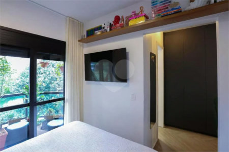 Apartamento à venda na Vila Nova Conceição, mobiliado pronto para morar com varanda e 1 vaga