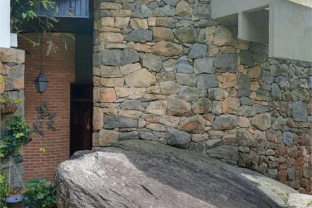 Casa à venda, 742 m², com piscina, 5 suítes, em Embu das Artes