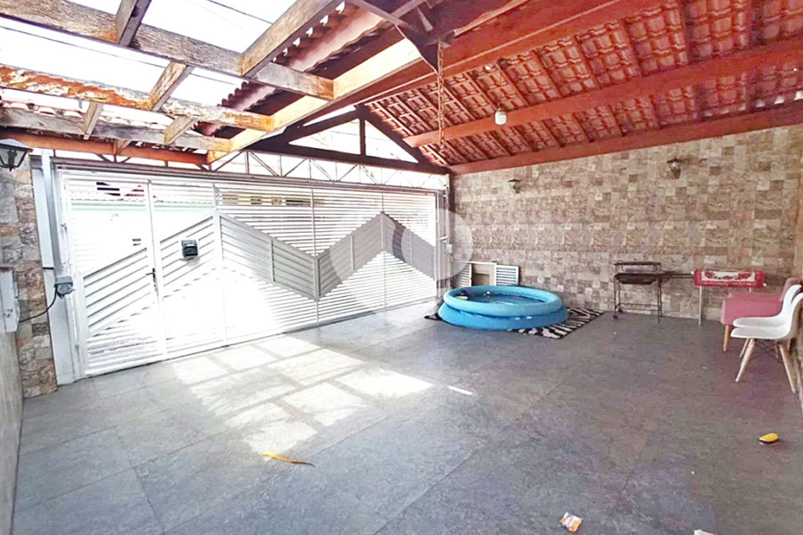Casa Santa Teresinha | 4 Suítes | 280m² | 3 Vagas | Excelente Localização