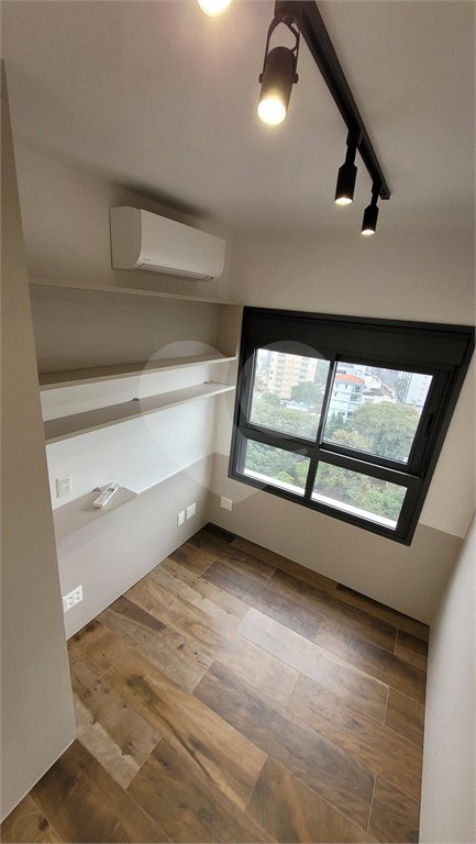 Apartamento de 2 quartos mobiliado à venda no Paraíso