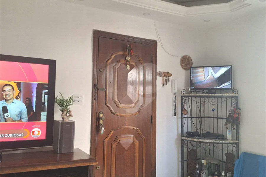 118 metros quadrados. Apartamento enxuto, andar térreo. sem lazer. Condomínio baixíssimo.