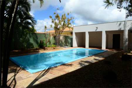 Casa térrea em Araraquara/SP.