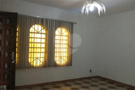 CASA A VENDA COM 125M², 2 DORMITÓRIOS, 1 BANHEIRO, 1 VAGA, TAUBATÉ/SP.