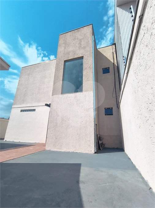 Casa com Suíte Master, Closet, Piscina e Espaço Gourmet Próxima ao Parque Ecológico- 03 quartos -com quintal