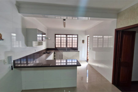 Casa/Sobrado a venda no Timburis em São Carlos