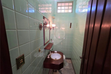 Casa Térrea 5 quartos bem localizada com piscina.