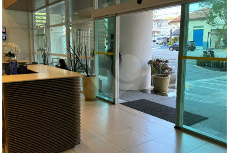 Conjunto comercial com 223,38 m² à venda na Vila Carrão