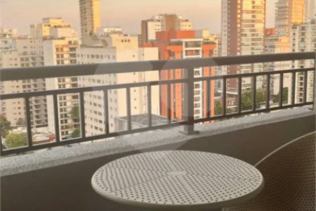 Apartamento mobiliado no Planalto Paulista com 1 dormitório e varanda.