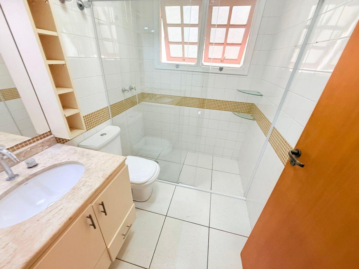 Casa à venda com 3 quartos, sendo 1 suíte,  em Jardim Olympia, São Paulo, SP