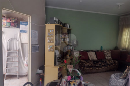 Casa térrea para venda.