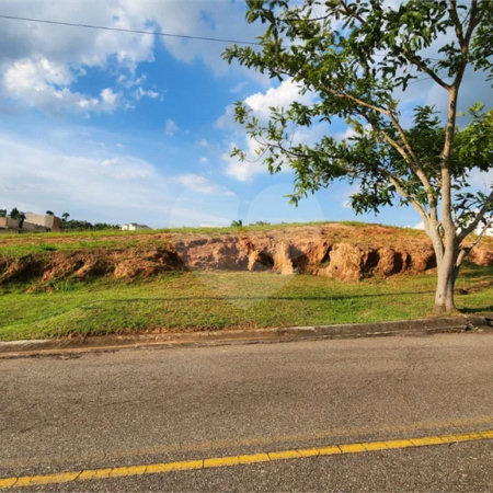 Terreno à Venda no Condomínio Reserva Santa Isabel - Louveira