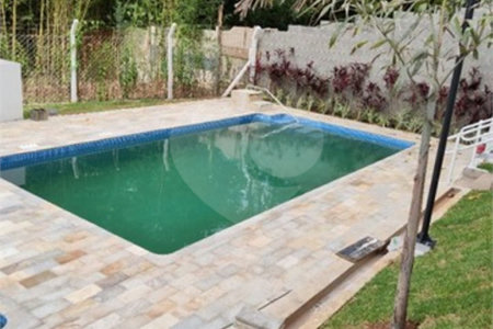 Apartamento no Condomínio Parque dos Manacás.