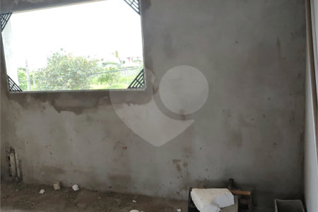 Sobrado no condomínio Village Damha II