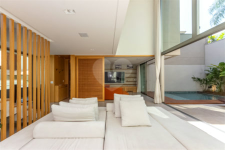 Casa à venda com 3 suítes no condomínio Lazuli, São Paulo - SP