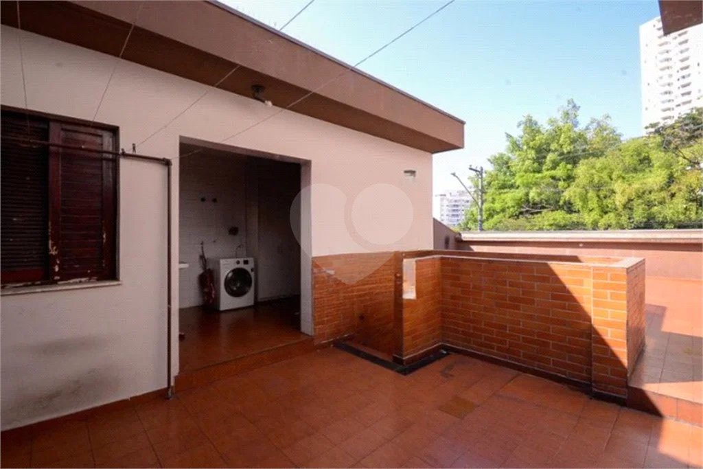 Casa com 4 Dormitórios sendo 1 suíte, com 3 Vagas