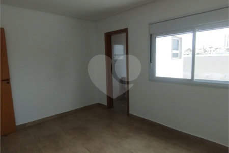 Sobrado à venda, 3 suítes, garagem, a 300 m do metrô Vila Matilde