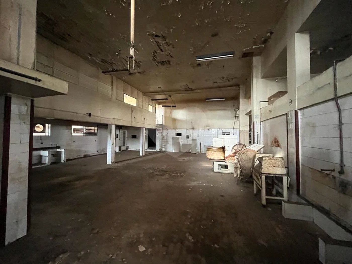 Barracão comercial em ponto estratégico na Paulicéia