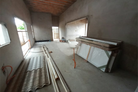 Casa Térrea no Condomínio Village Damha III.