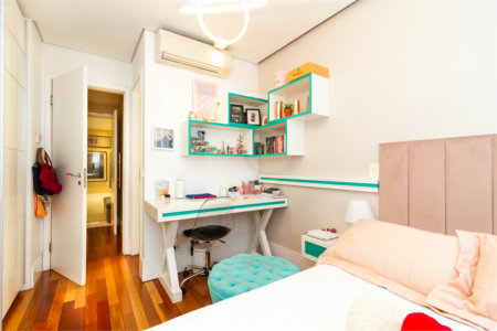 Apartamento de Alto Padrão no Campo Belo para venda com porteira fechada, com 4 dormitórios suítes e 4 vagas com lazer de club.