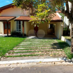 Casa charmosa e elegante localizada no deslumbrante Condomínio Villagio Capriccio Louveira SP