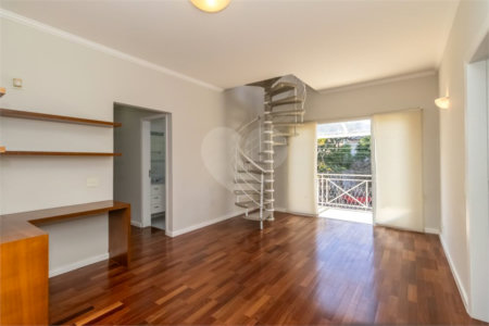 Casa à venda com 4 quartos, sendo 2 suítes, no condomínio Stephanie, São Paulo - SP