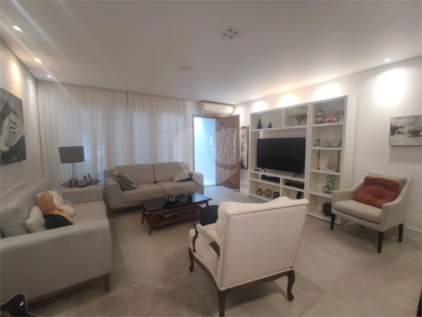 Excelente imóvel para locação comercial com 220m² e vaga no Anália Franco !!