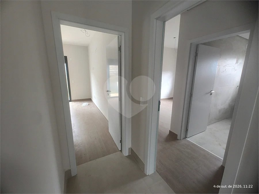 Casa exclusiva em Atibaia de alto padrão com 3 suítes, piscina, espaço gourmet, condomínio fechado, aceita financiamento