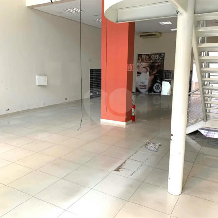 Aluga-se loja de rua, 230 m2, no Portal do Morumbi