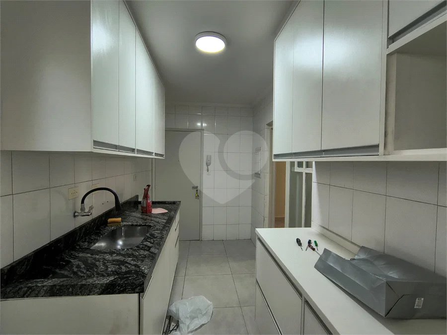 Apartamento com 2 Dormitórios , amplo com 77 metros e com vaga de garagem fixa