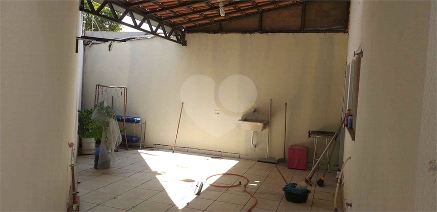 Casa térrea para venda em Araraquara/SP.