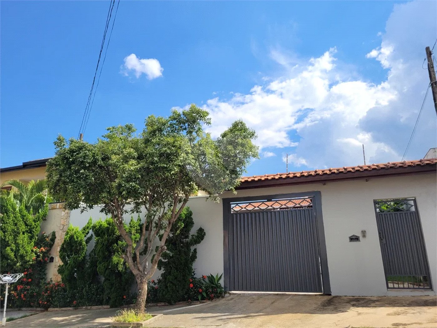 Casa 2 dormitórios - 1 banheiro - 4 vagas - Jardim Esplanada II - Indaiatuba SP