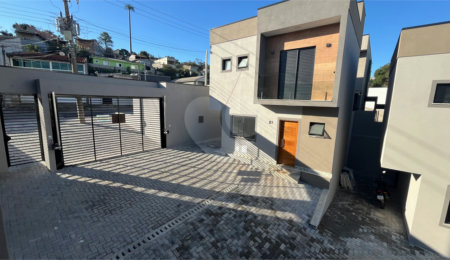 Villagio à venda com 2 suítes em Jardim Santo Antônio, Atibaia, SP