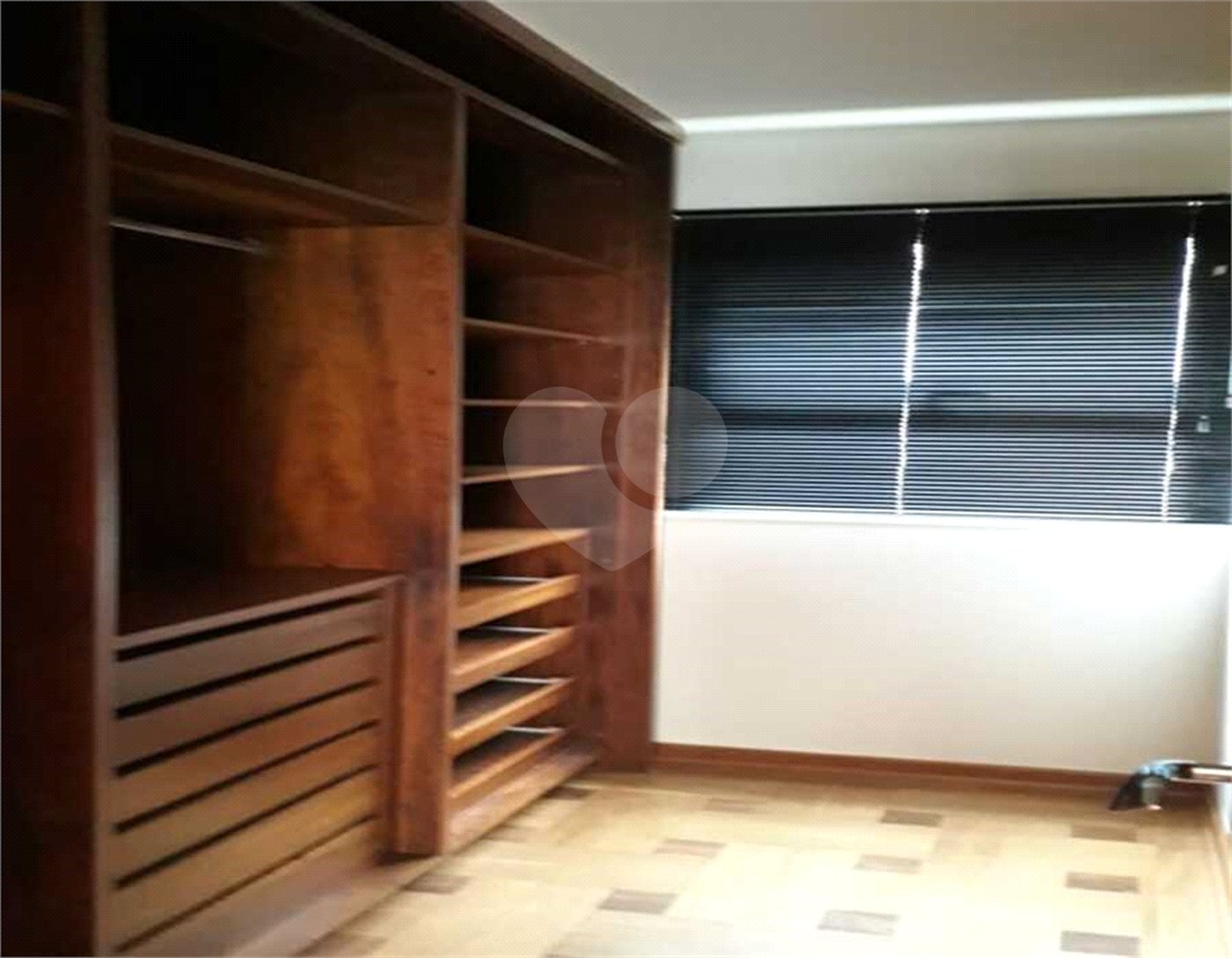 Lindo Apto Edifício Raquel Venda com Sacada gourmet.com 03 dormitórios 01 suíte