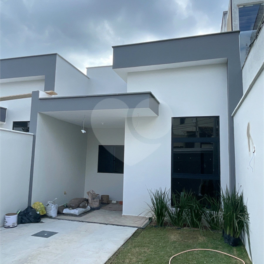 Casa linear em obra no Jardim Letícia -Terrano 4,5m x 25m