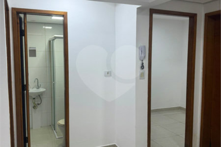Apartamento 2 dormitórios c/ quintal privativo próximo ao futuro Metrô Anália Franco