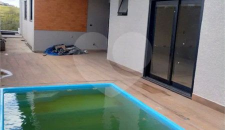 Casa à venda com 3 quartos, sendo 1 suíte,  em Residencial Jardins da Catalunha, Atibaia, SP