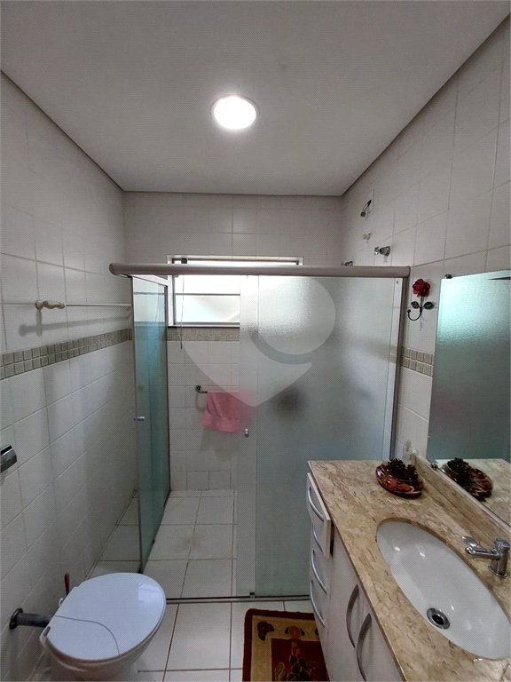 Casa residencial com ponto comercial a venda no Centro