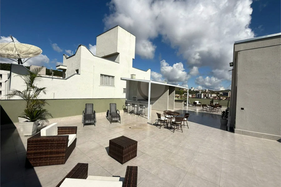 Vendo Apartamento Novo – 80m² de Conforto e Praticidade!