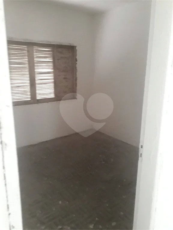 PRÉDIO COMERCIAL OU RESIDENCIAL DE 215,0 M² COM 03 QUARTOS, 04 VAGAS, 02 BANHEIROS PARA VENDA NO CARRÃO