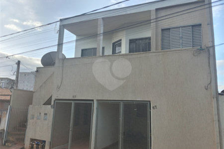 Imóvel para venda sendo 03 casas independentes na Vila Celina.