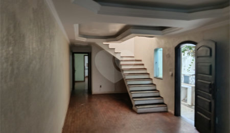 Sobrado à venda com 3 quartos, sendo 1 suíte, em Vila Lucia, São Paulo, SP