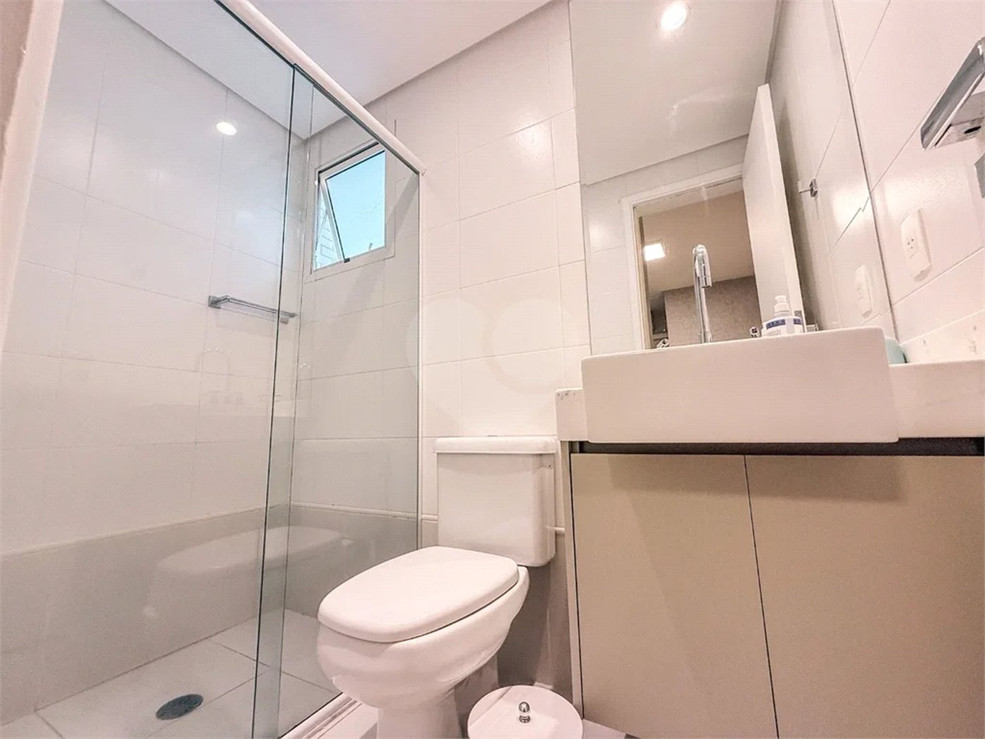 Apartamento à venda com 3 suítes em Riviera de São Lourenço, Bertioga, SP