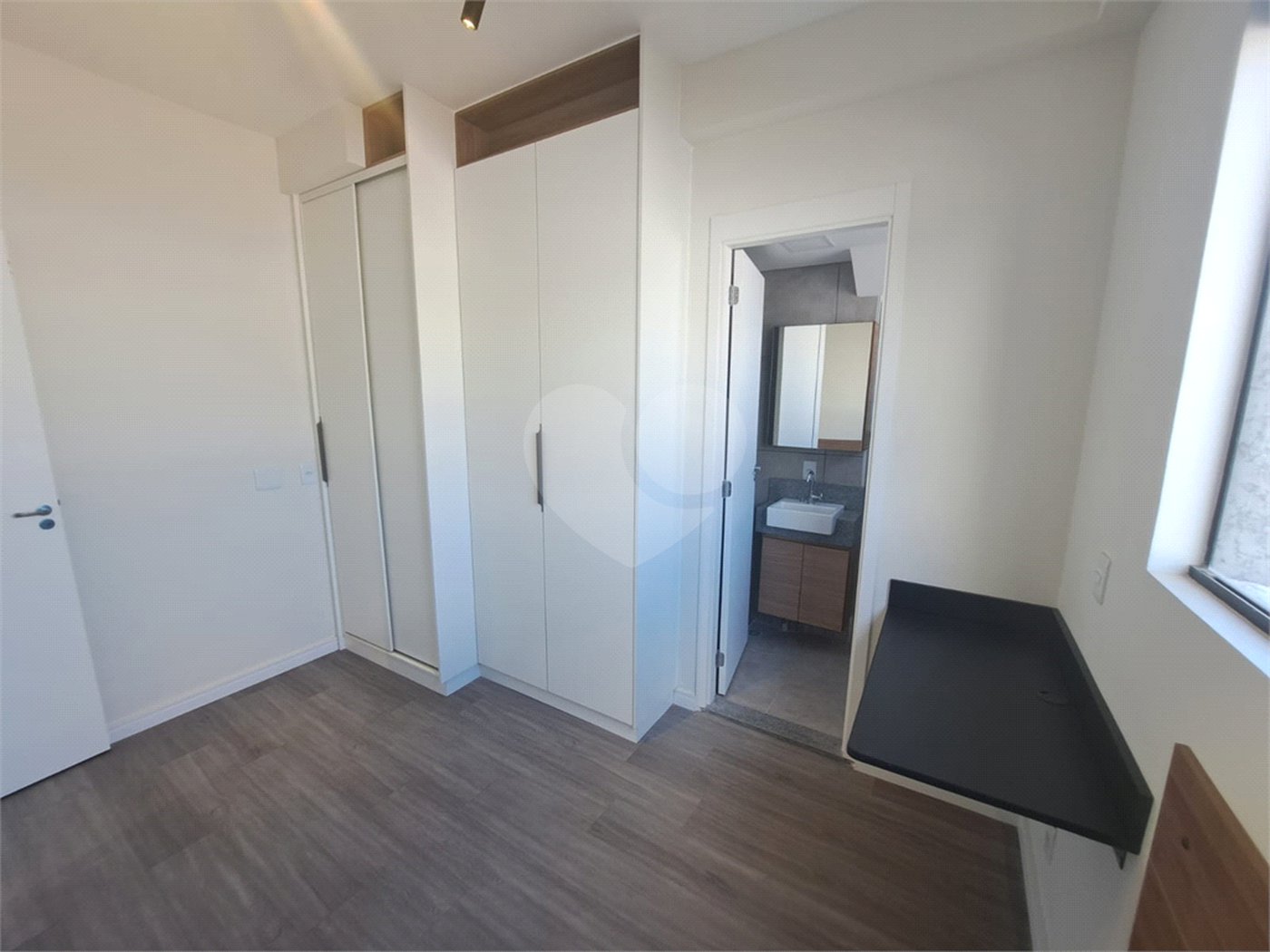 Studio de 35m2 à venda reformado com varanda na Vila Clementino