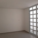 Sobrado novo com duas suites , duas vagas .