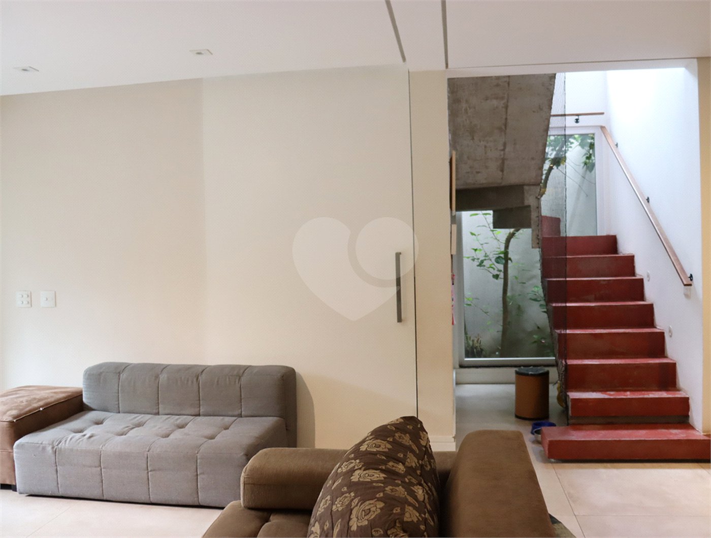 Casa Nova na Saúde c/380m2 de construção - 6 Quartos/4 suítes/4 Vagas na garagem