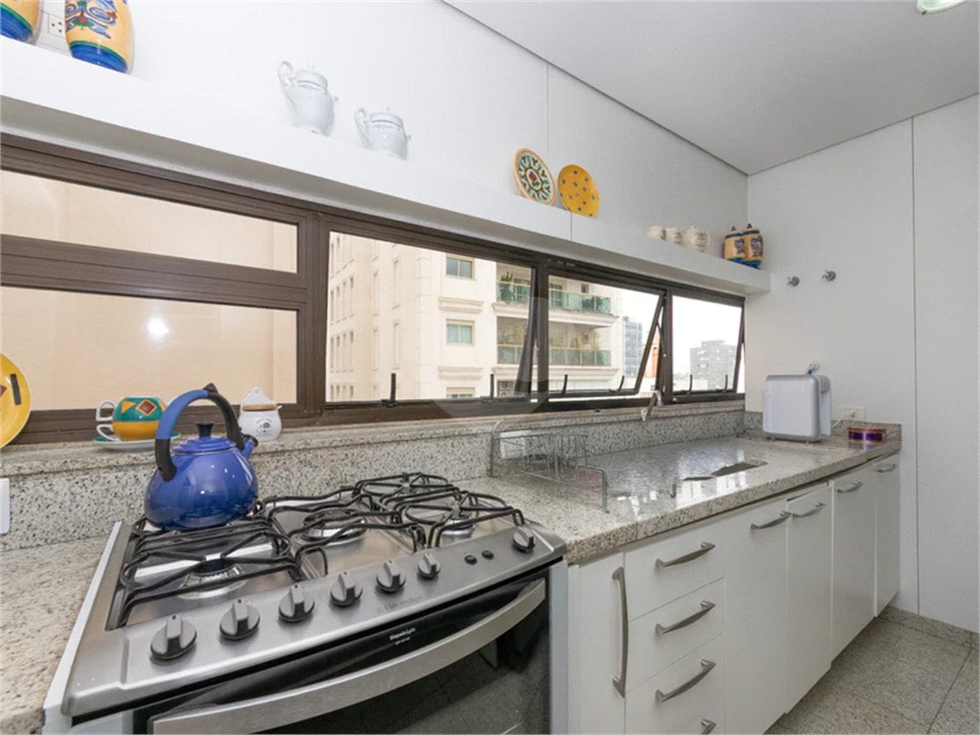 Apartamento de 233 m² à venda em Higienópolis com 4 dormitórios.