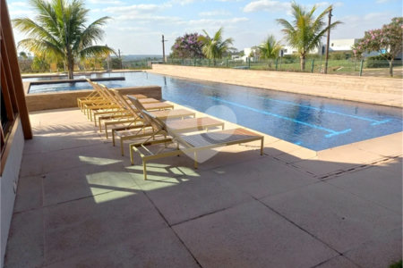 Terreno no condomínio Damha Golf em frente área de lazer com 1.404,40 m²